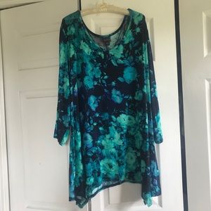 Covington 3/4 Sleeve Blouse w Beautiful Pattern